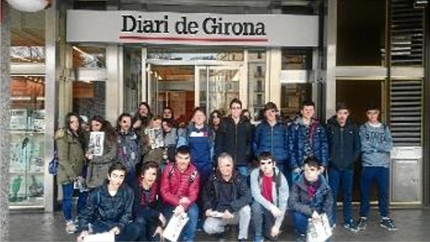 Els alumnes de tercer d&#039;ESO?de l&#039;Institut Cap Norfeu de Roses visiten Diari de Girona