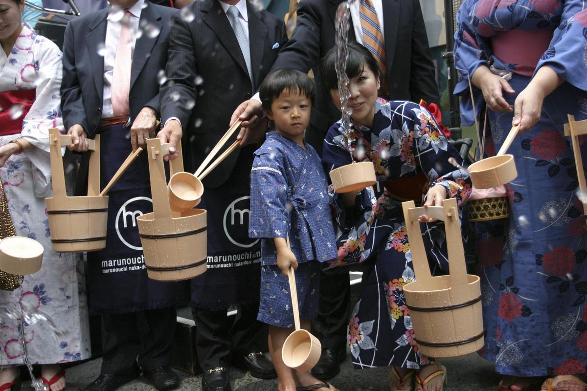 El tradicional Uchimizu, uno de los métodos tradicionales japoneses
