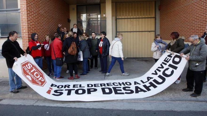 El juzgado paraliza el desalojo de viviendas en el barrio de Santa Isabel