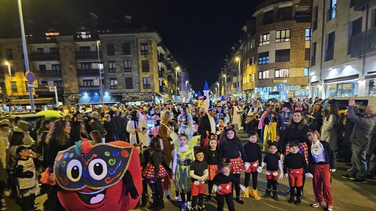 EN IMÁGENES: Villaviciosa disfrutó de un gran Antroxu