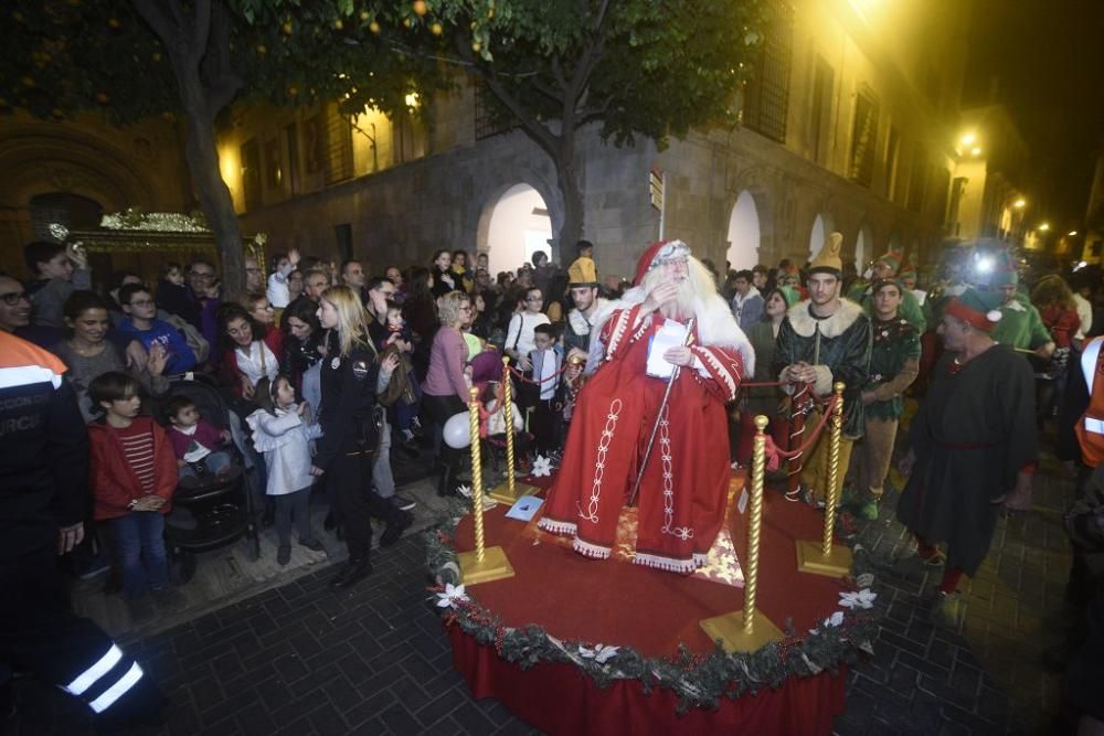 Así ha llegado Papa Noel a Murcia