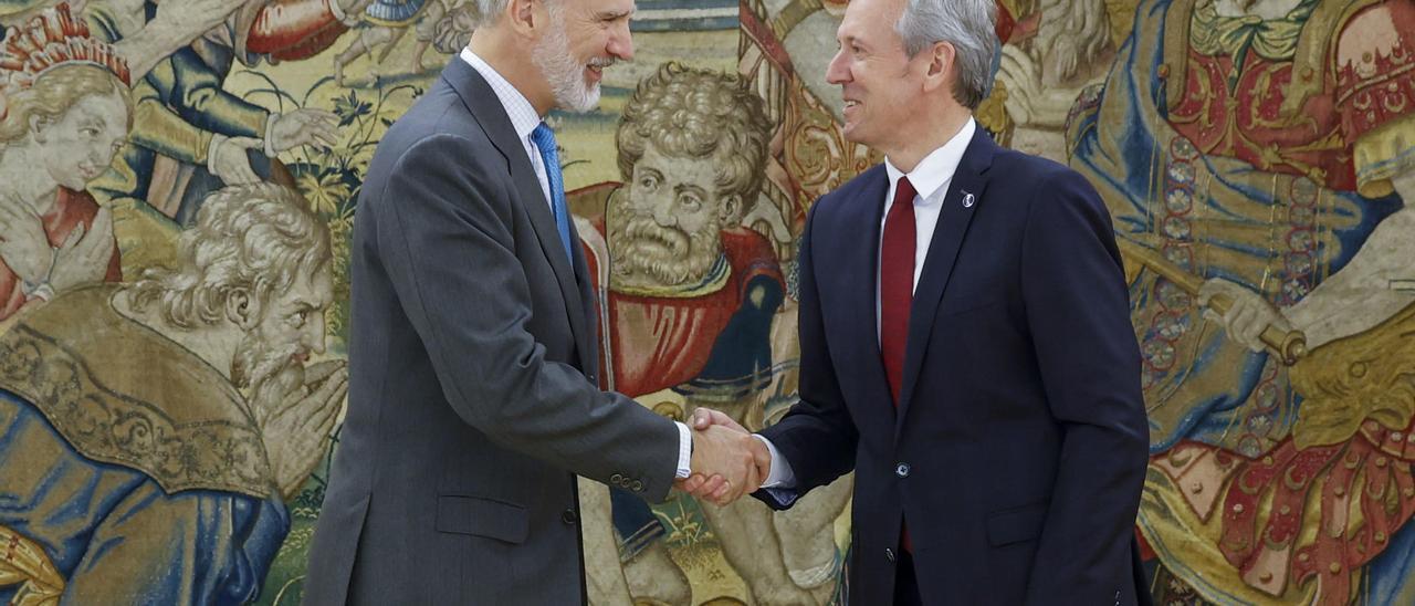 El Rey Felipe VI recibe al presidente de la Xunta, Alfonso Rueda, en Zarzuela