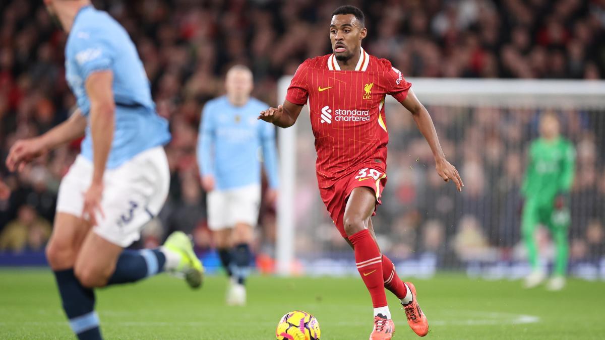 Ryan Gravenberch, durante el partido de Premier League contra el Manchester City