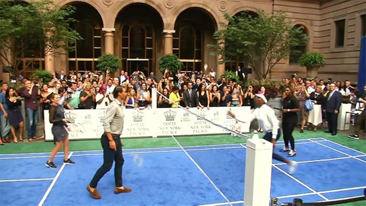 Rafa Nadal se pasa al bádminton