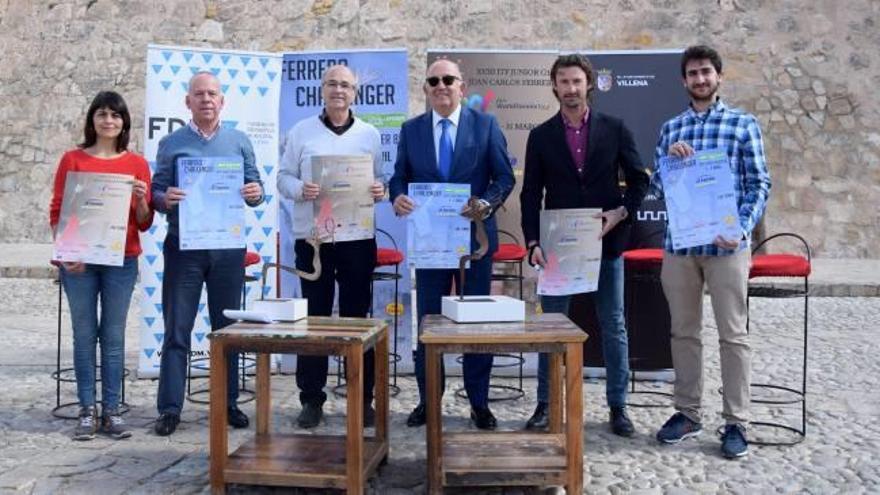 Acto de presentación en la explanada del Castillo de Villena.