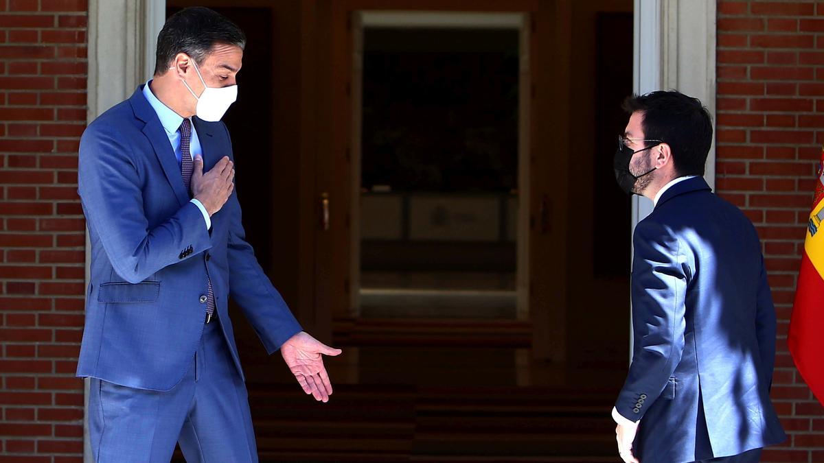 El presidente del Gobierno Pedro Sanchez recibió esta tarde al President de la Generalitat Pere Aragones en el Palacio de la Moncloa