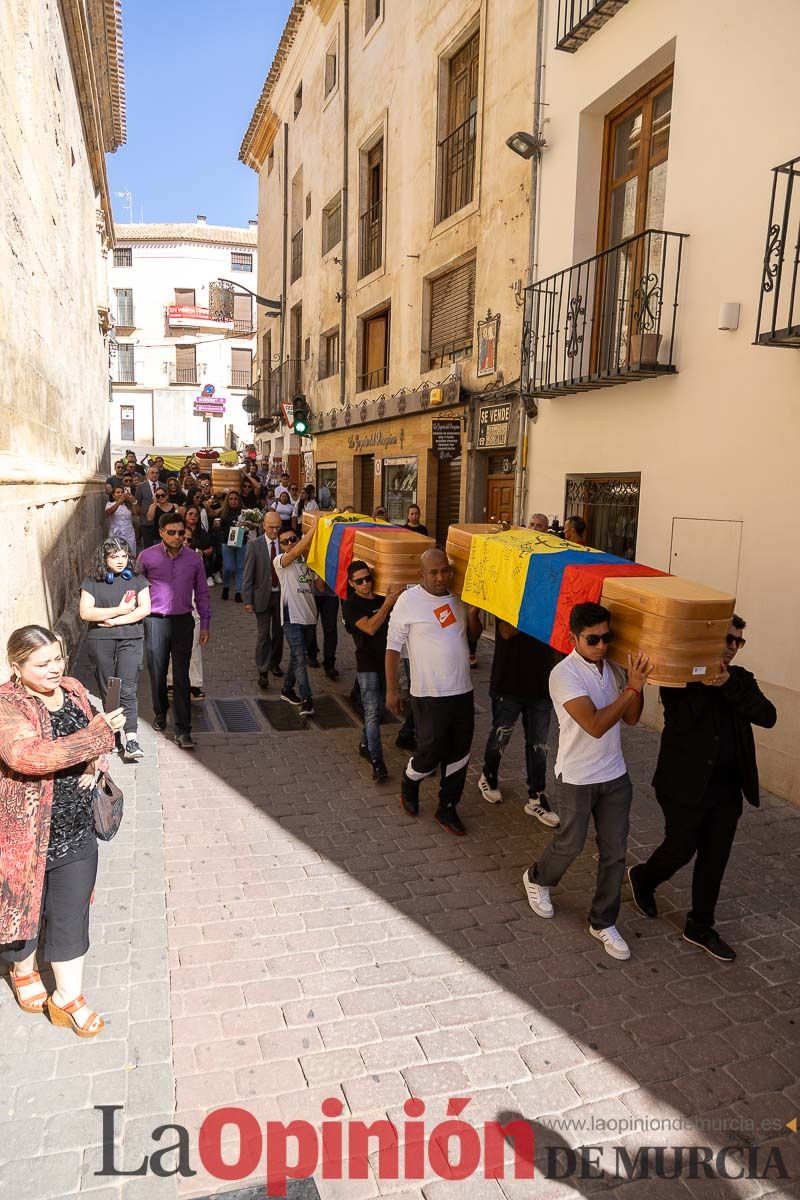 Imágenes del funeral en Caravaca de algunas de las víctimas del incendio en las discotecas de Murcia