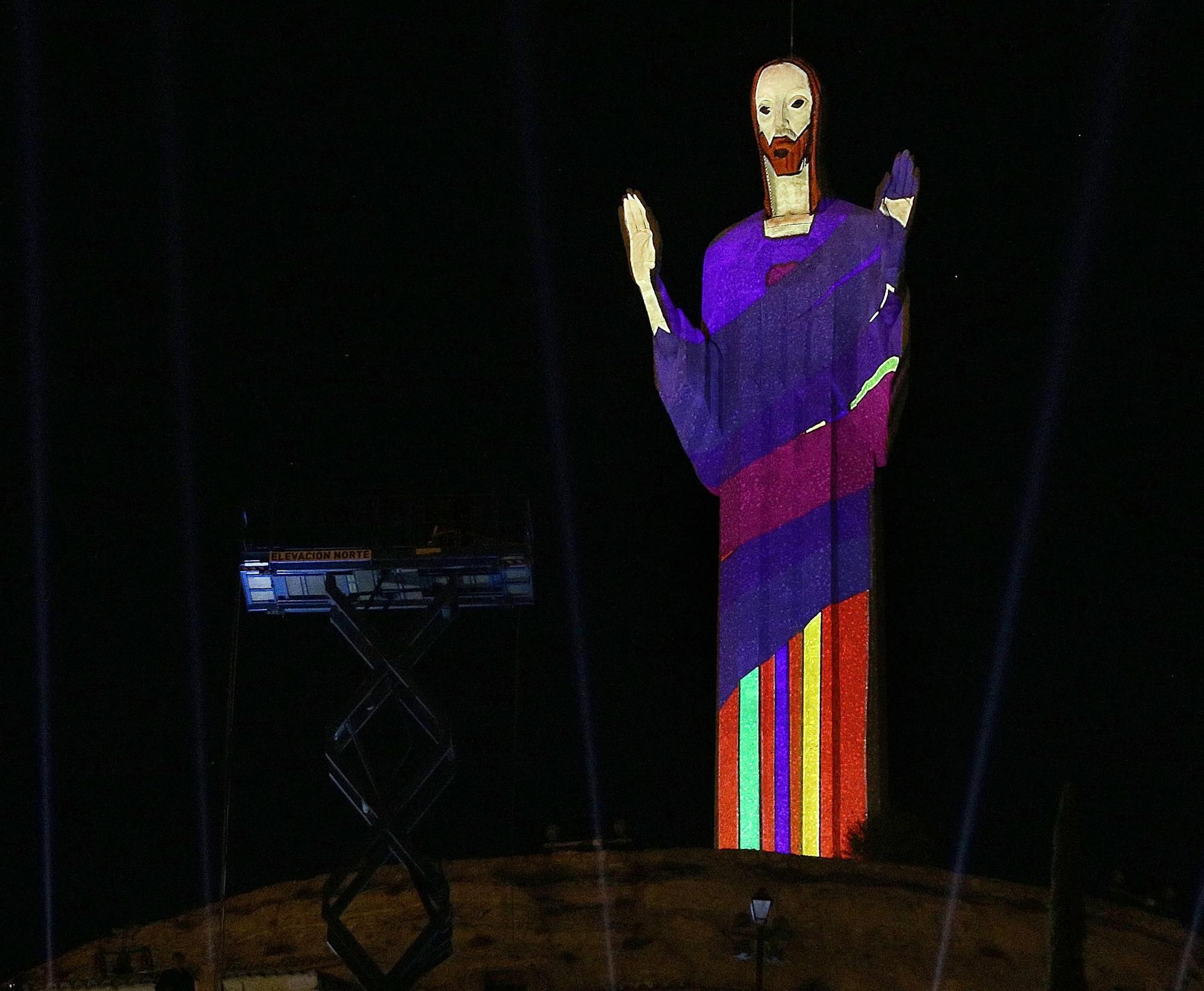 Así fue el espectacular videomapping sobre el Cristo de Otero de Palencia