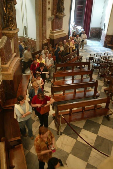 Retrospectiva de los primeros Besamanos a la Virgen de los Desamparados