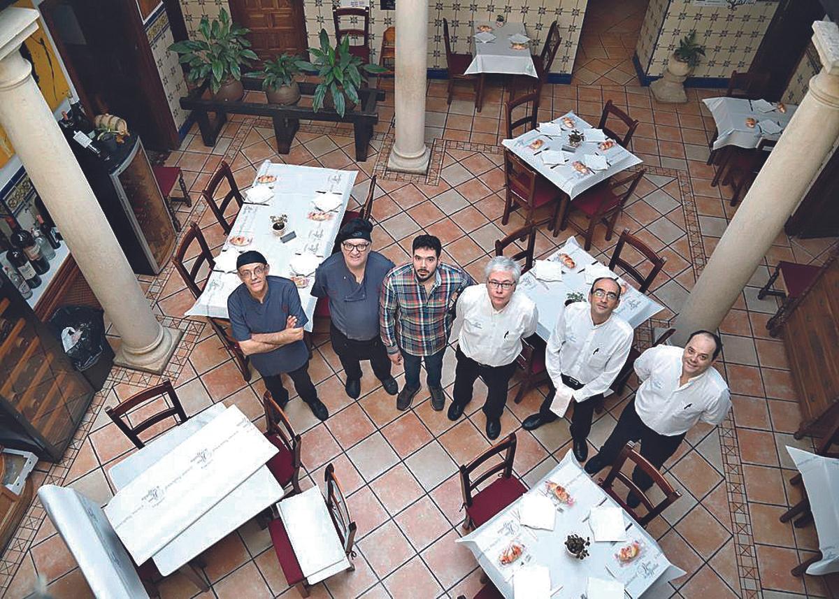 Trabajadores de la Taberna de las Beatillas.