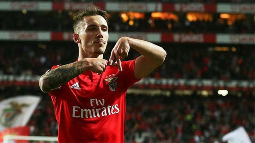 Grimaldo celebra un gol con Benfica