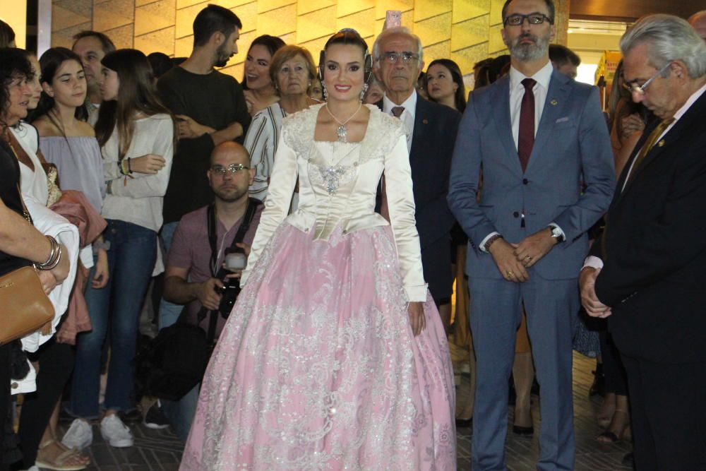 Estreno de las falleras mayores y cortes 2020 en Una Festa per a Tots