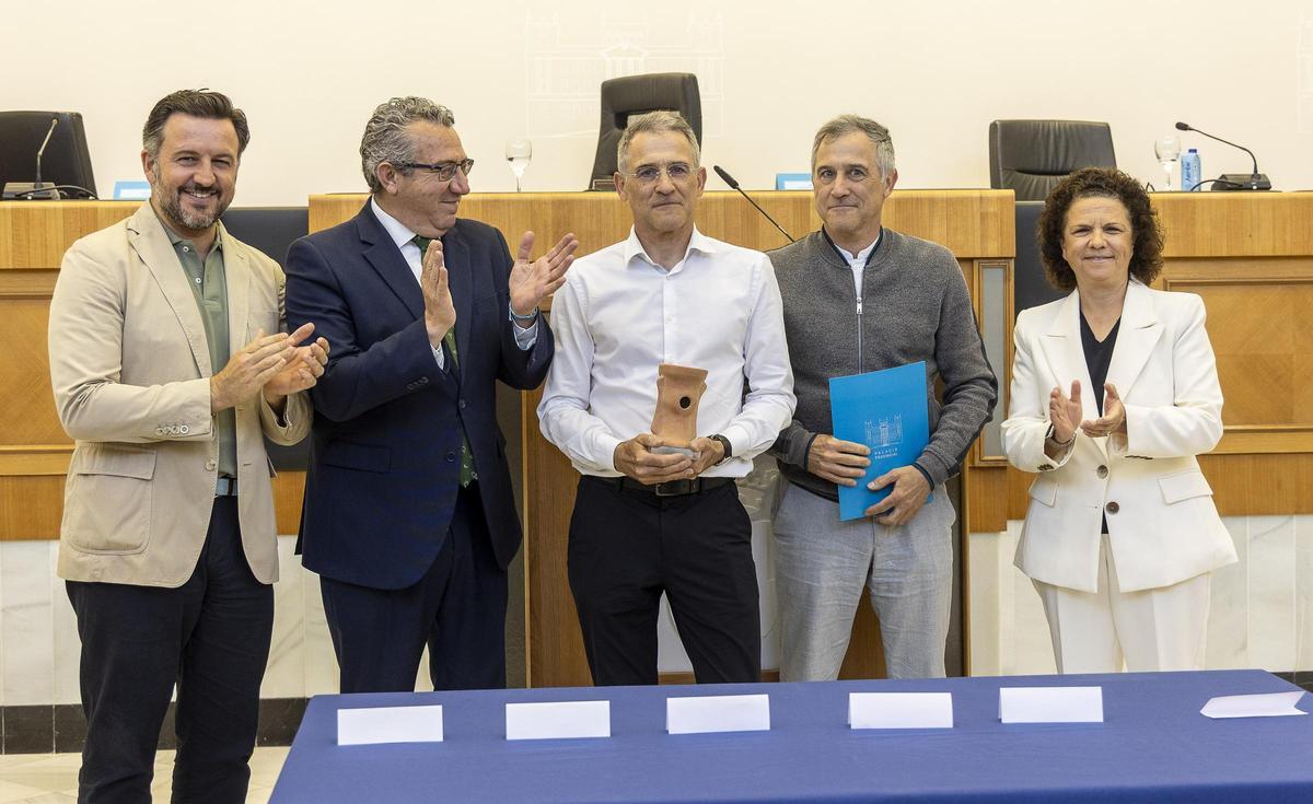 El acto de entrega de los premios a los proyectos ganadores, este lunes en la Diputación.