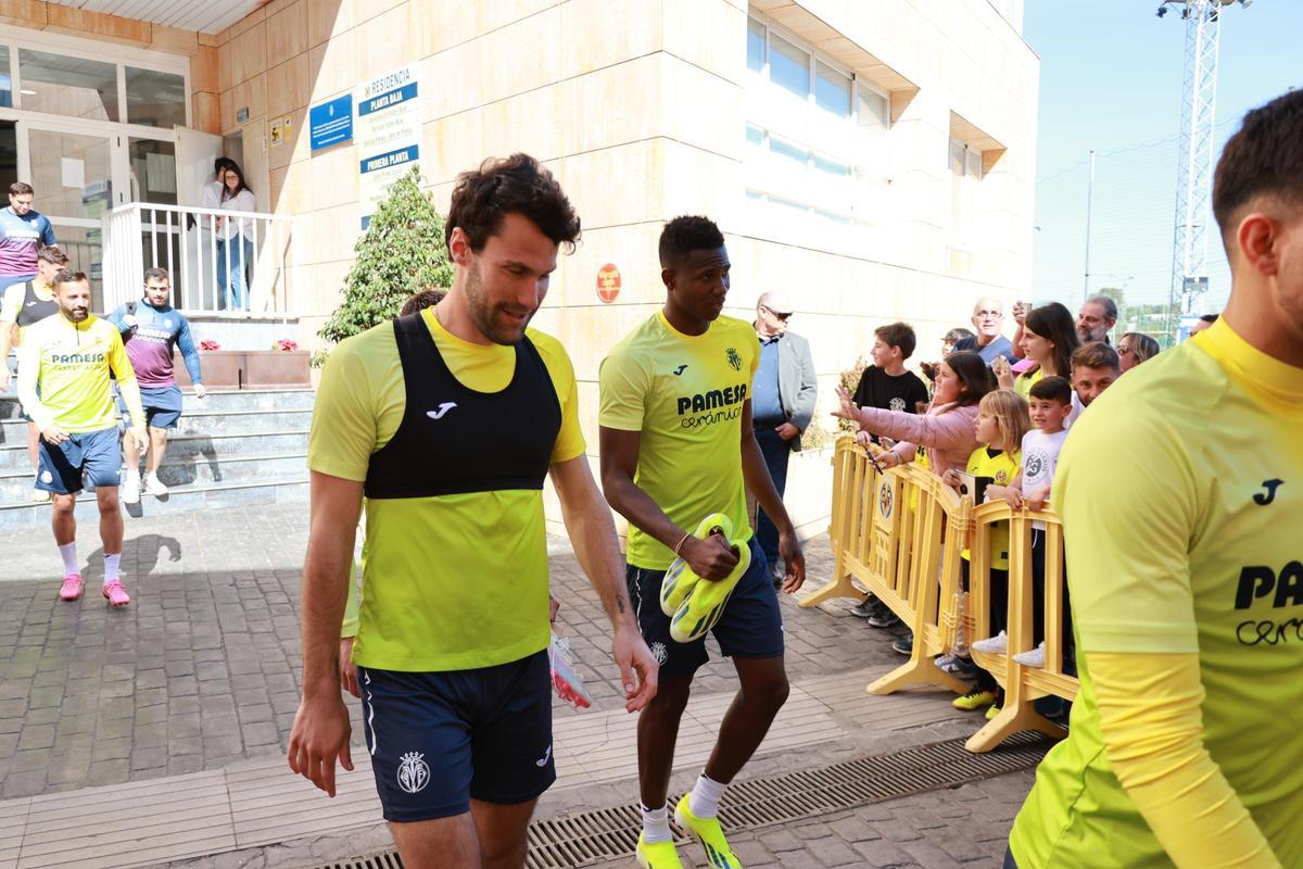 Galería | La afición del Villarreal disfruta con sus ídolos en el entrenamiento de puertas abiertas
