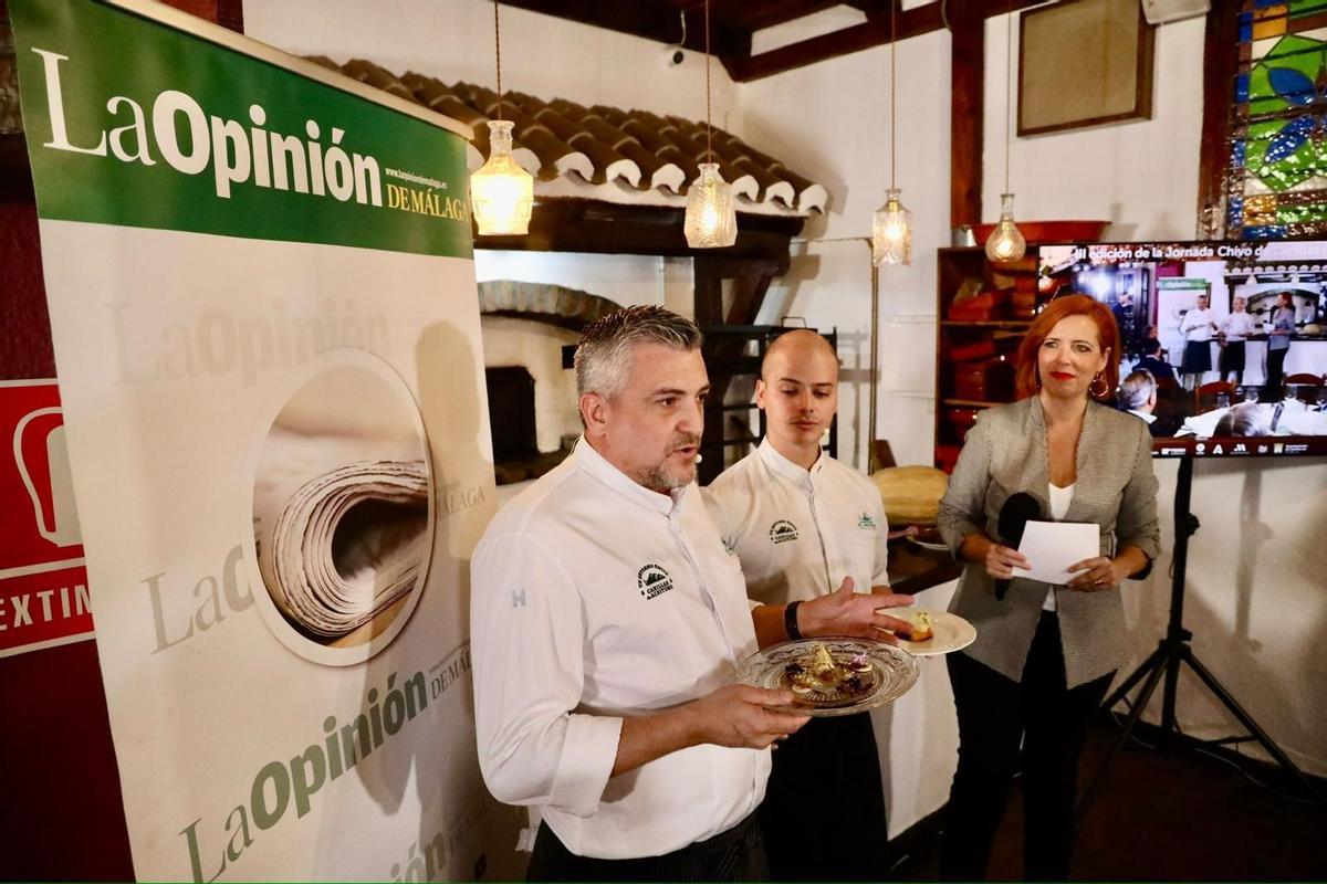 Camilo Rojas, de Los Patios de Beatas, y Álvaro Saura, del Liceo Playa de Torre de Benagalbón presentaron los dos platos con chivo