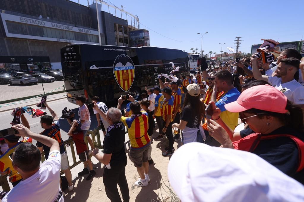 La afición del Valencia CF ante el Elche