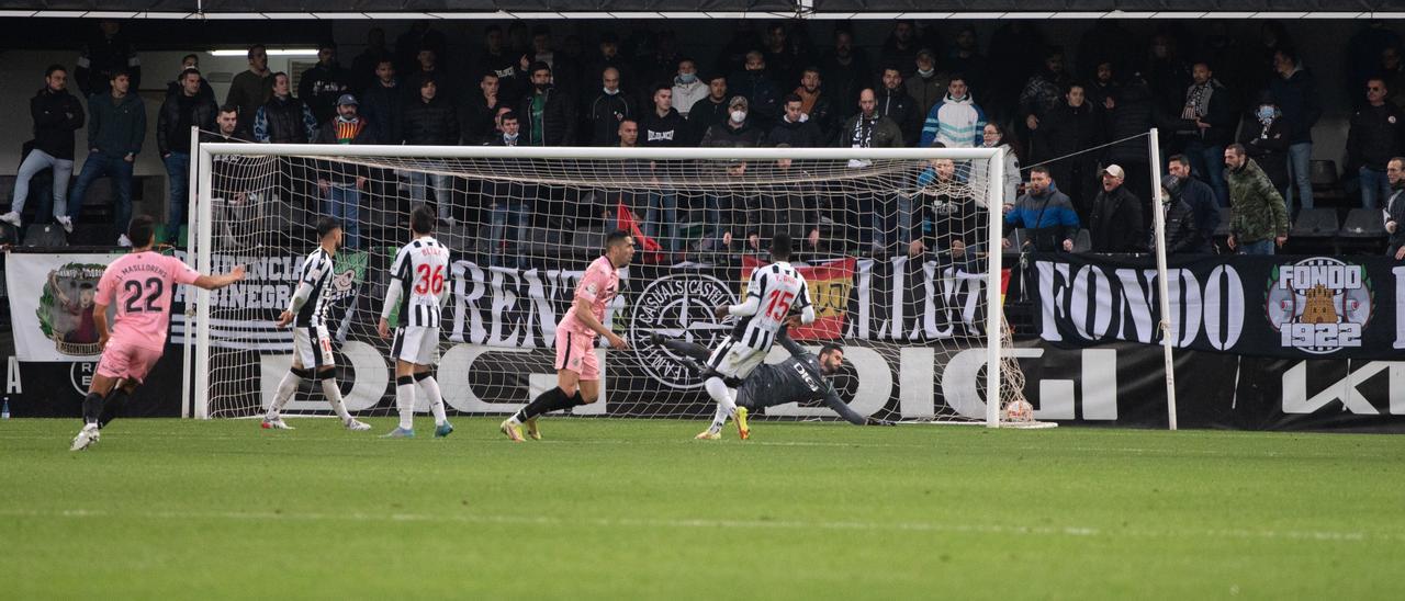 El partido que inició la caída del Castellón: el 0-2 contra el Linense.