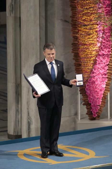 Santos recibe el Nobel de la Paz en Oslo