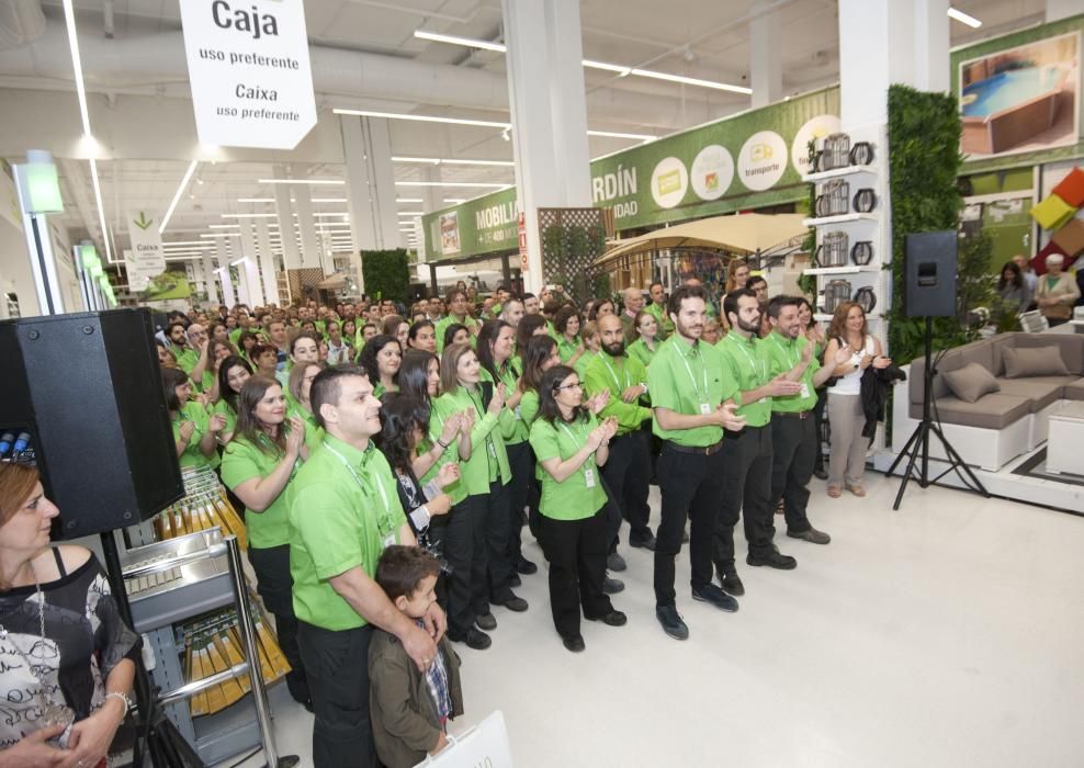 La nueva tienda, ubicada en Marineda City, es la número 64 de la compañía en España y la segunda en Galicia.