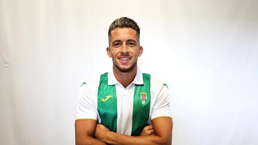 "Arte, historia y tradición": el Córdoba CF muestra la camiseta blanquiverde de la temporada 2026-27