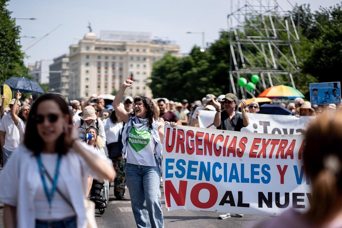 Manifestación en Madrid por la sanidad pública y contra la política sanitaria del Gobierno de Ayuso