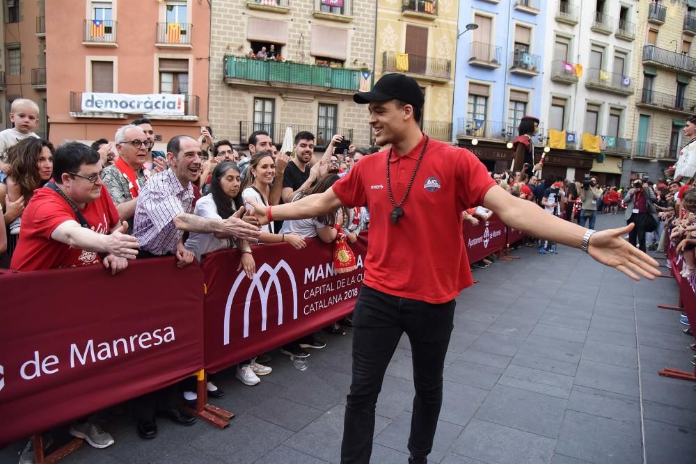 Celebració de l'ICL Manresa a la plaça Major