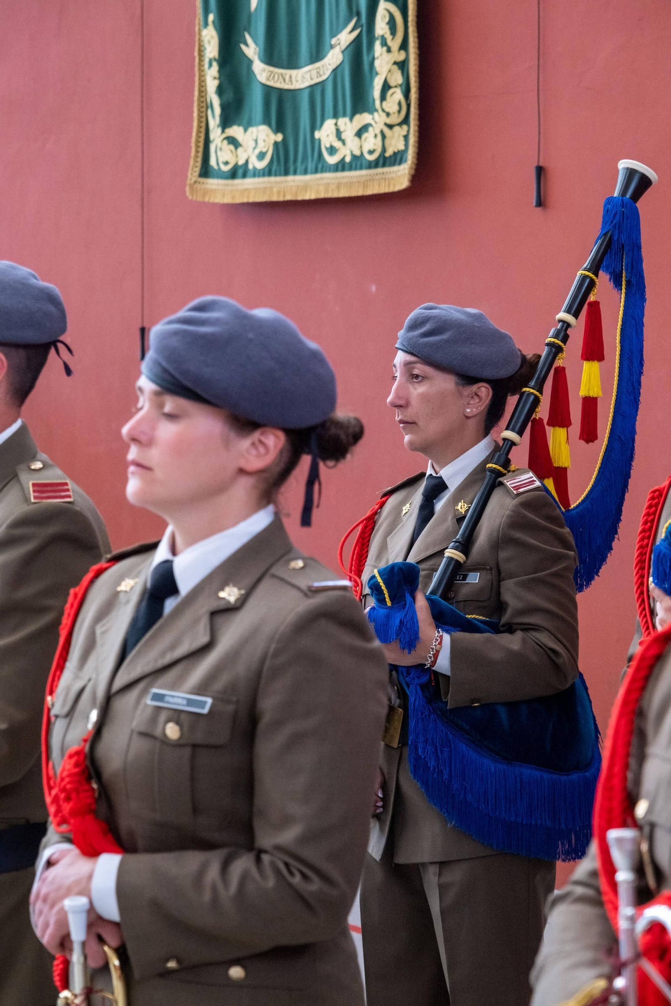 EN IMÁGENES: Así fueron los actos en Oviedo del 179 aniversario de la Guardia Civil