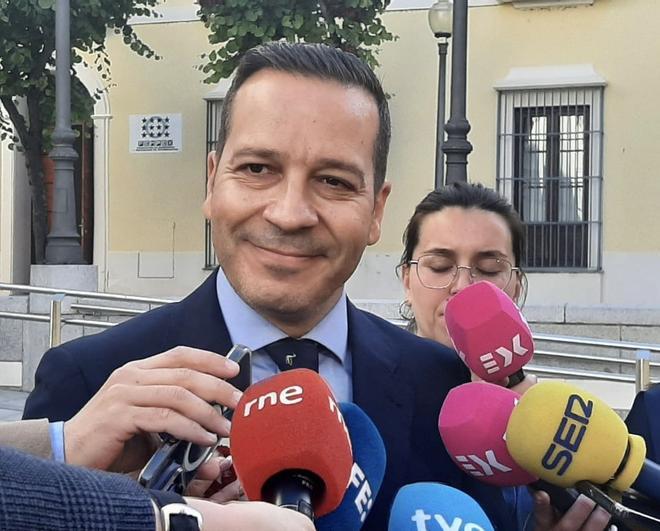 EXTREMADURA.-Fernández recuerda que eliminar la lengua árabe de los colegios forma parte del acuerdo de gobierno en Extremadura