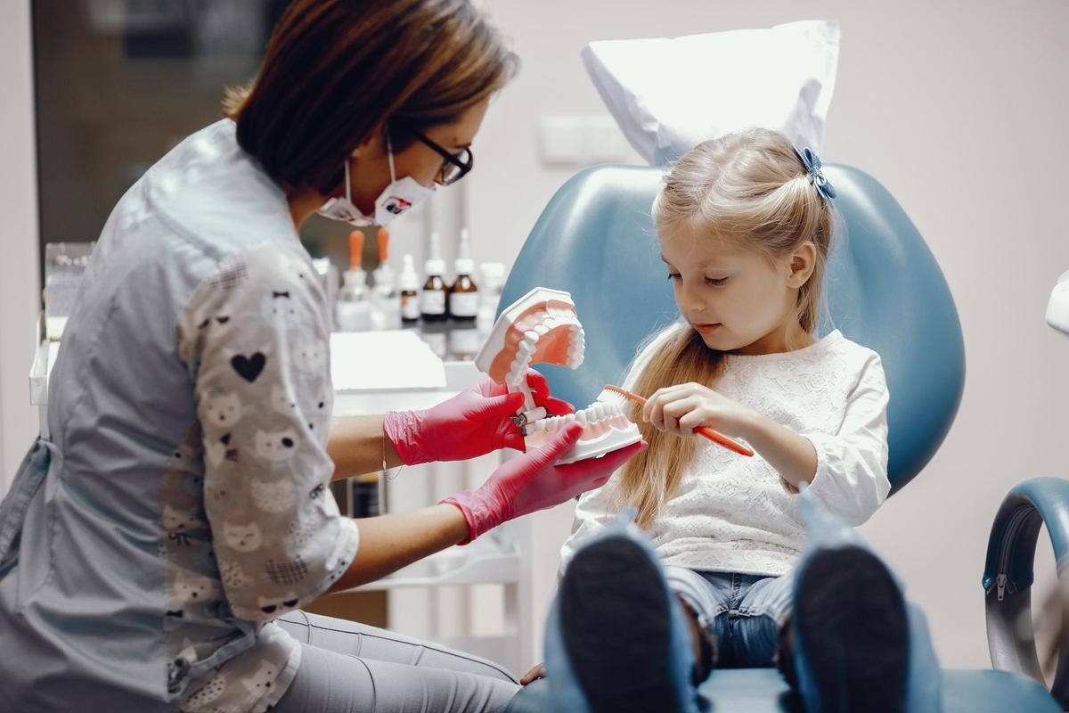 Miles de niños tienen ya dientes afectados en una etapa clave de su desarrollo.
