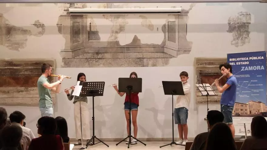 VÍDEO | "La música en el Barroco" suena en la Biblioteca de la mano de la Banda de Música de Zamora