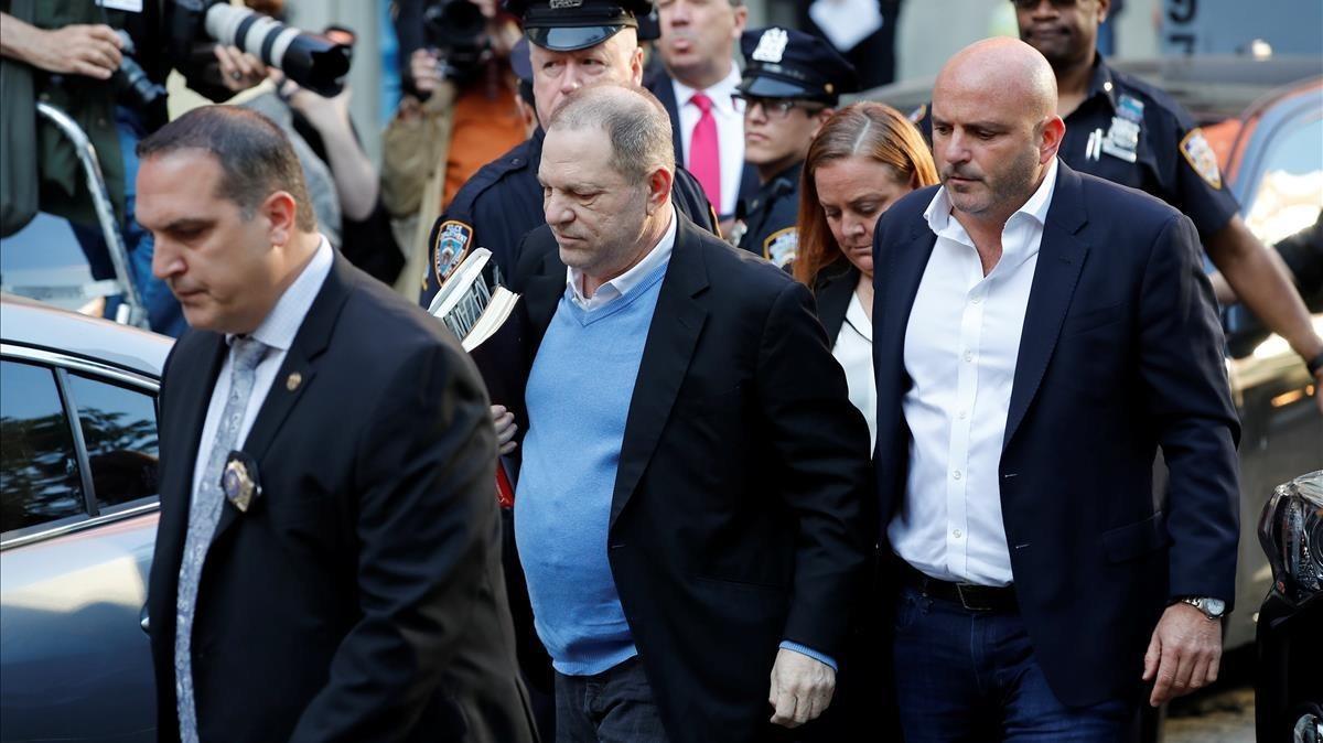 zentauroepp43483870 film producer harvey weinstein arrives at the 1st precinct i180525133635