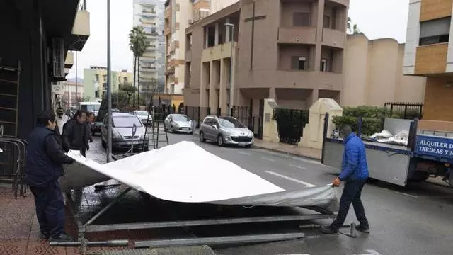 Comienza el montaje de las carpas falleras en Xàtiva