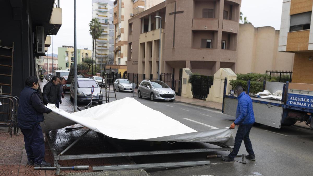 Comienza el montaje de las carpas falleras en Xàtiva