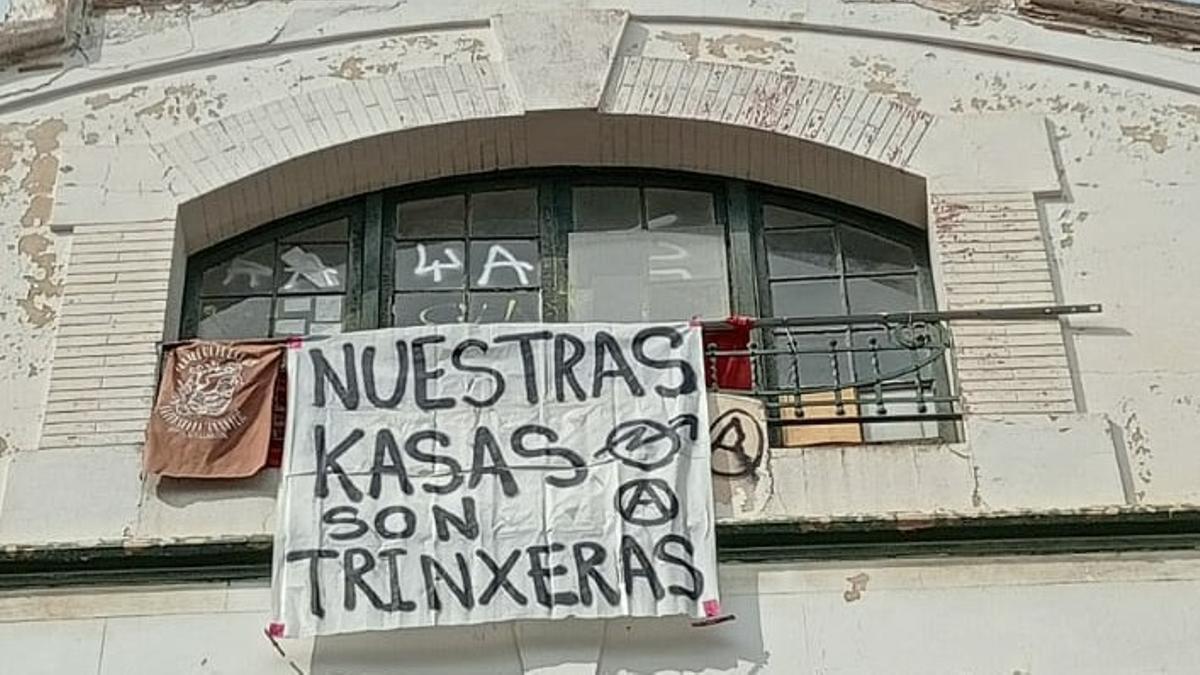 'El Kubo' y 'La Ruïna' son dos inmuebles okupados de Sarrià