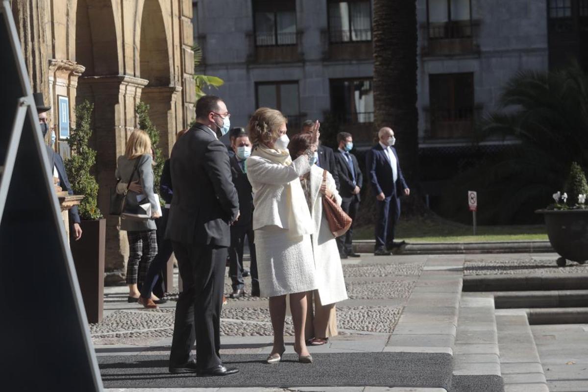 La Reina, Doña Sofía, a su llegada a Oviedo La Reina, Doña Sofía, a su llegada a Oviedo