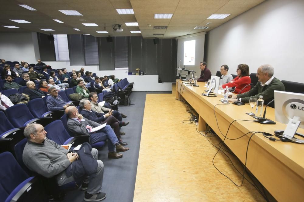 Alumnos y profesores se concentran en la Universidad de Alicante para pedir medidas contra la crisis climática