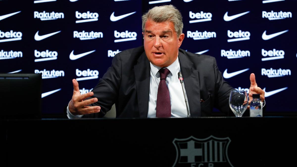 Laporta: "Algún día habrá que hablar de los árbitros..."