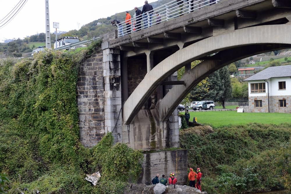 Rescatan el cadáver de un hombre en el río de Campomanes