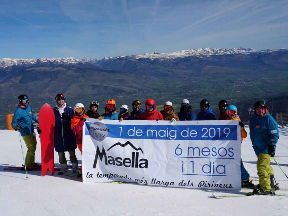 Masella tanca la temporada d'esquí amb màniga curta