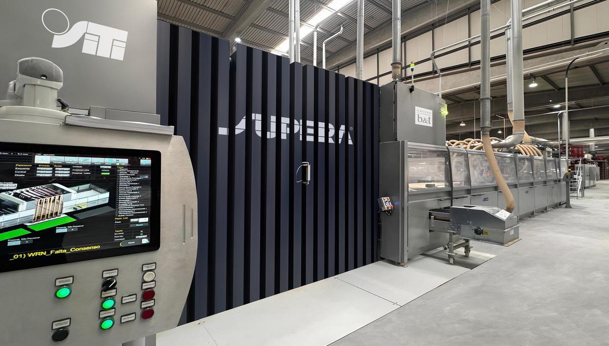 El valor estético de las superficies se potencia con la prensa sin molde Supera® de Siti.