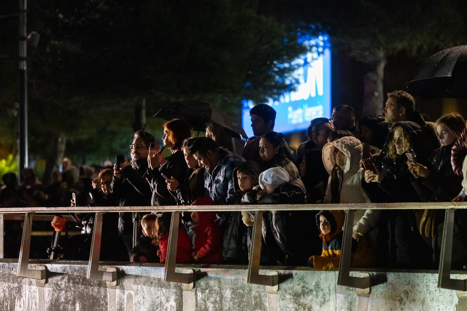 EN IMÁGENES | Espectáculo gratuito de luz y sonido en Puerto Venecia