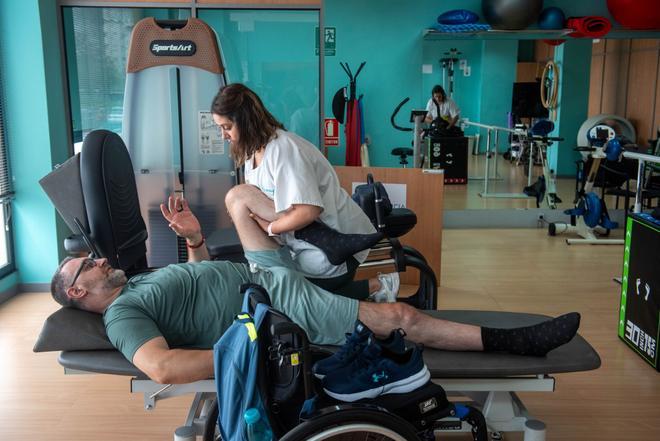 Juan Carlos Ramos, sin movilidad "desde el pecho hacia abajo" tras una mala zambullida en una piscina en A Coruña: "Nunca hay que tirarse de cabeza"
