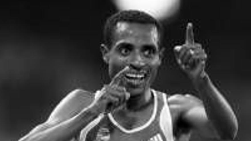 Kenenisa Bekele sufre para lograr su segundo oro en 5.000 metros