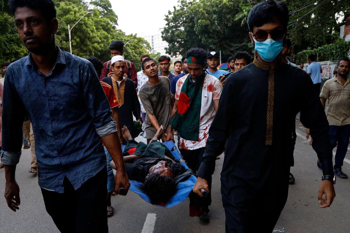 Bangladés vive su jornada de protestas contra el gobierno más sangrienta y suma 91 muertos