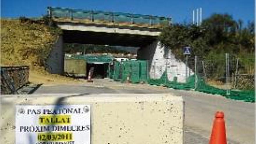 Palamós Enderroc del pont de la C-31