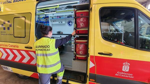 Alumnos de Técnico en Emergencias Sanitarias del IES Virgen de las Nieves  completan su formación práctica en las ambulancias del SUC