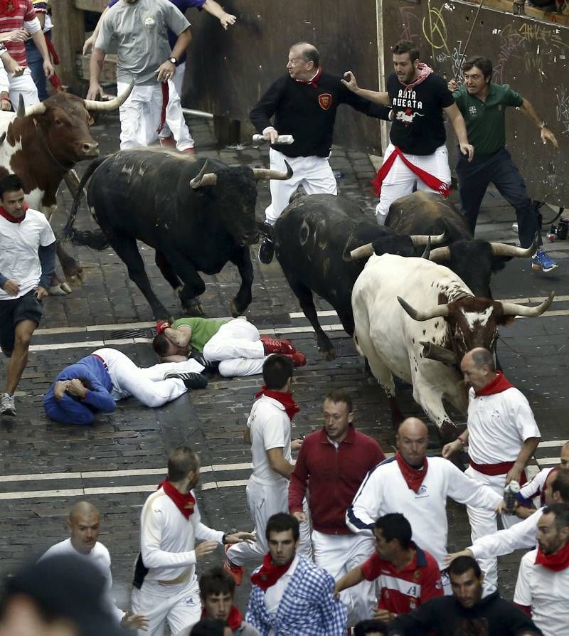 Fotogalería del sexto encierro de San Fermín