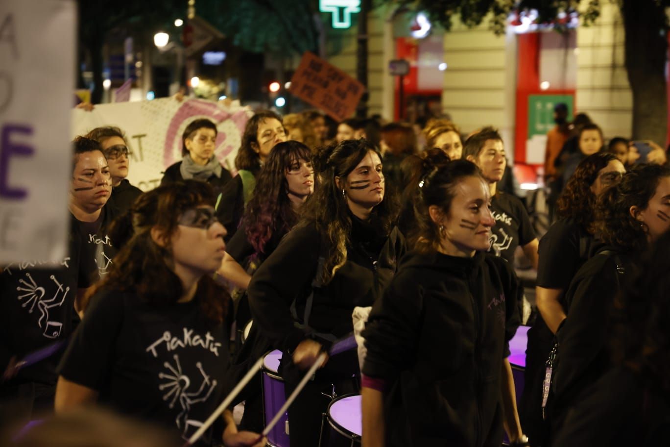 València se tiñe de morado en la lucha contra la violencia machista