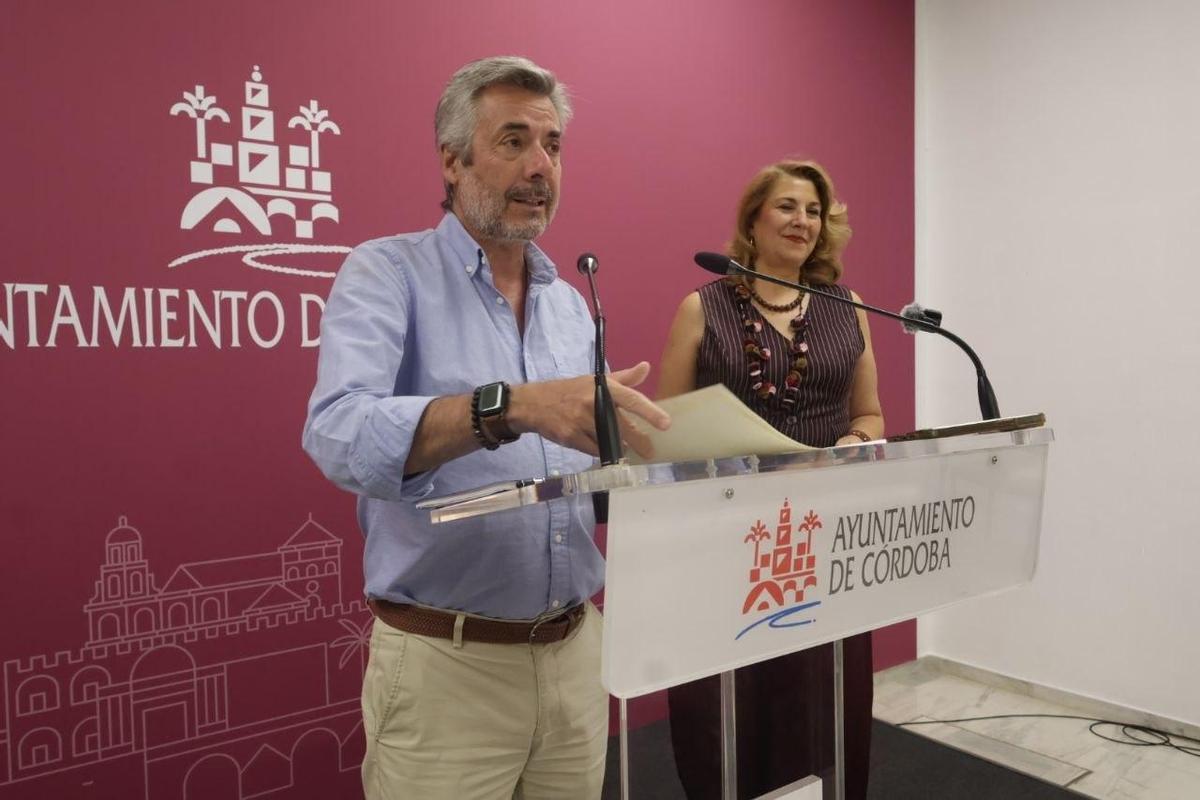 Miguel Ángel Torrico y Eva Contador, en la rueda de prensa tras la junta de gobierno local.
