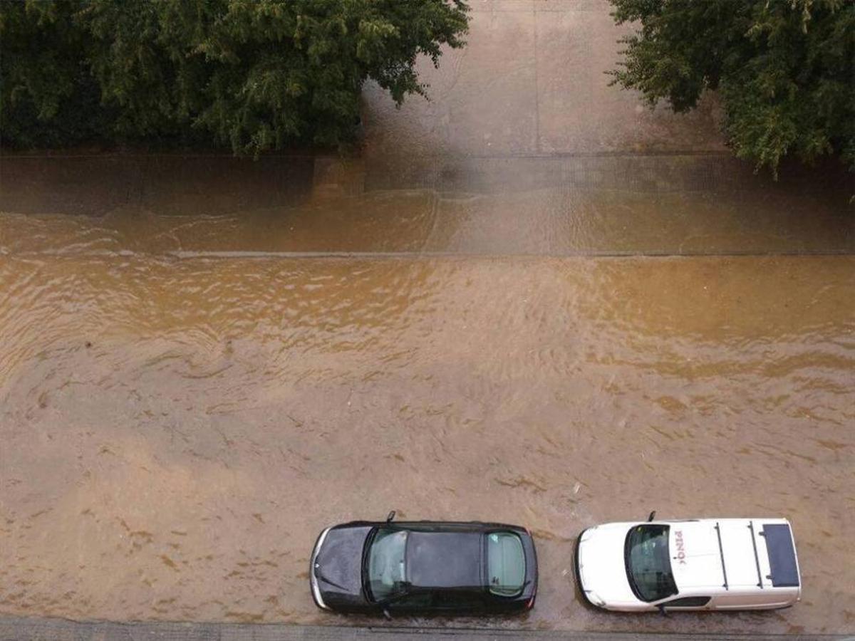Una tromba de agua inunda Cáceres